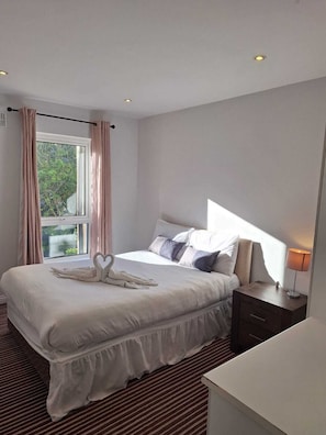 4 habitaciones, tabla de planchar con plancha y wifi gratis 