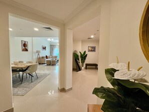 Interior - Waterfront Modern loft overlooking downtown 3BR (Sharjah)