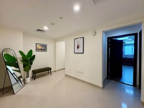 Interior - Waterfront Modern loft overlooking downtown 3BR (Sharjah)