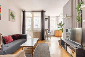 Fernseher, Stereoanlage