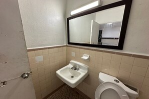 Shower - Relaxing King Bed | Tampa (Tampa)