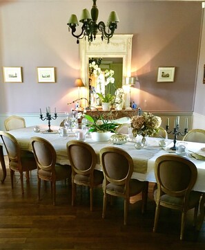 Dining - Vrbo Property (Blois)