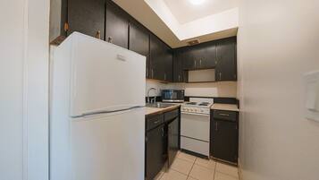 Fridge, microwave