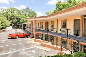 Exterior - Deluxe 2 Full Beds Non Smoking (Tallahassee FL)