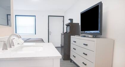 2 Full Beds | Ronks, PA