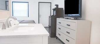 2 Full Beds | Ronks, PA