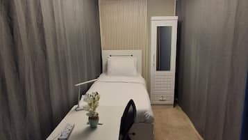 Dormitorio compartido Confort, vista al canal | Wifi gratis