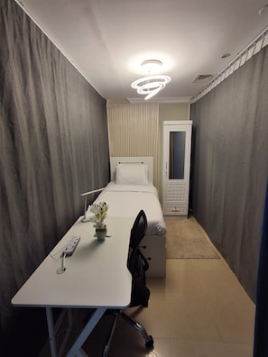 Comfort Shared Dormitory, Canal View | Free WiFi - Time Place Tower (Dubai)