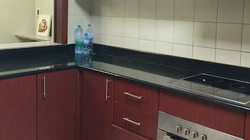 Comfort Shared Dormitory, Canal View | Private kitchen