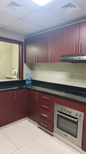 Comfort Shared Dormitory, Canal View | Private kitchen - Time Place Tower (Dubai)