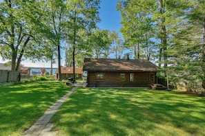 Exterior - Dock Your Boat! Lakefront Lewiston Cabin (Lewiston)