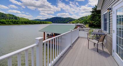Waterfront Deck w/ Mtn View! Claytor Lake Retreat