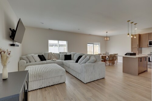 Professional Base in Williston! New-Build Townhome