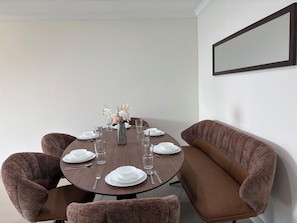 Dining - Luxury 3BR  Sea & Skyline View  Noor Mosque view (Sharjah)