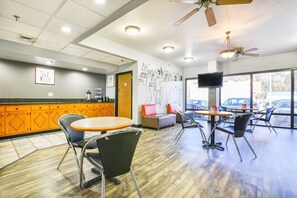 Dining - 2 Queen Bed | Jacksonville AR (Jacksonville AR)