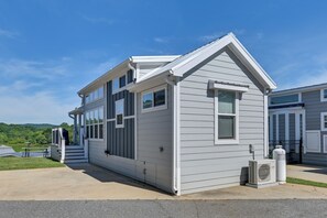 Exterior - Pool + Fishing Dock Access! Lake Norman Getaway (Sherrills Ford)