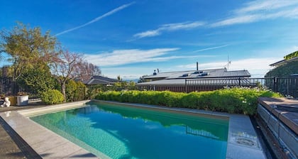 Moana Escape - Tasman Bay Views, Pool, Spa & Sauna