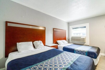 2 Full Beds|Non-Smoking