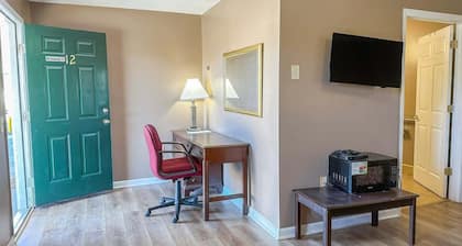 Zimmer mit 2 Queensize-Betten, barrierefrei