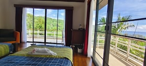 Room - Magic see view room on the hill. 12 minutes walk from the beach (Tambon Sa Khu)