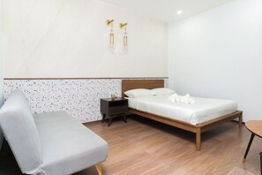 Habitació doble estàndard, 1 llit de matrimoni | Wifi gratuïta 