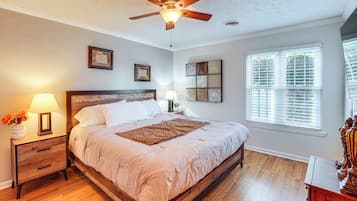 2 bedrooms, desk, iron/ironing board, internet
