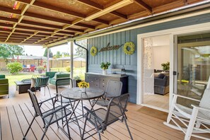 Outdoor dining - 2 Mi to Fairgrounds & Dtwn Puyallup! Family Escape (Puyallup)