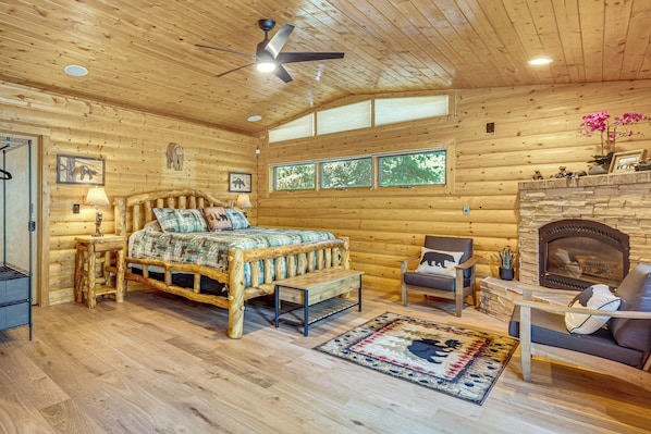 4 bedrooms, travel cot, Internet, bed sheets - 1 Mi to Pikes Peak! Creekside Family Hideaway (Cascade-Chipita Park)