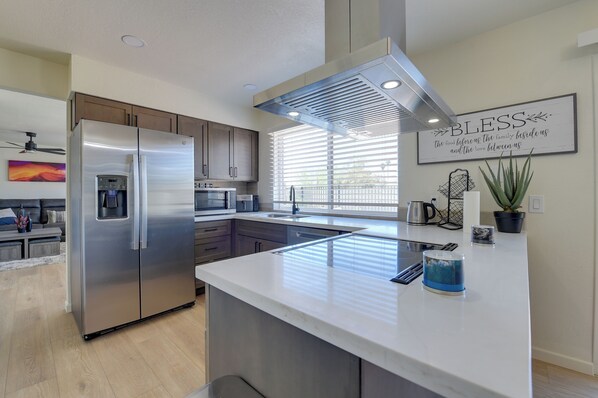 Coffee/tea maker, fridge, microwave, stovetop - Private Pool Retreat Near Tucson Attractions (Tucson)