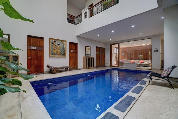 Holiday Home Swimming Pool