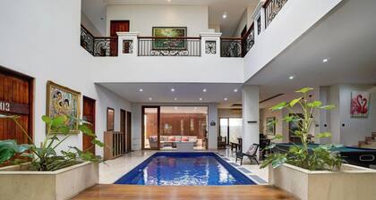 Luxury Twin Stay with Free WiFi and Parking