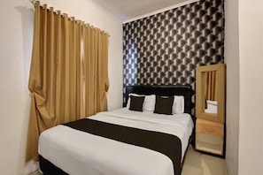 Desk, free WiFi, bed sheets