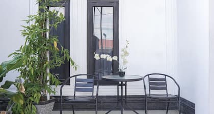Luxury Deluxe DBL Retreat W/ Free WiFi and Parking