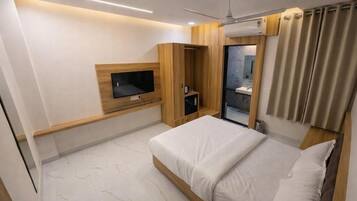 Desk, laptop workspace, free WiFi