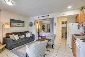 Interior - Lakefront Condo, Close to Bagnell Dam Strip (Lake Ozark)