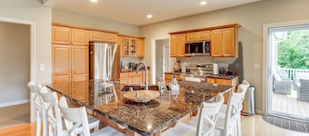 Waterville Getaway w/ Private Hot Tub
