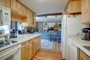 Coffee/tea maker, fridge, microwave, stovetop - Balcony w/ Lake & Mtn Views! Walkable Dillon Condo (Dillon)