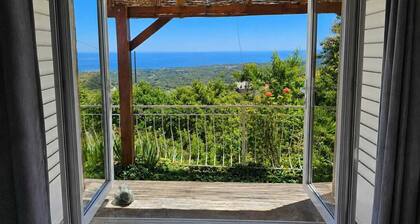 Charming apartment with a panoramic view of the sea. 5 minutes from the beaches