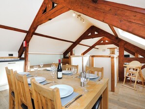 Dining - 2 bedroom accommodation in Barnstaple (Barnstaple)