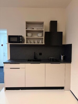 Mini-fridge, microwave, stovetop, dishwasher - Miki Stays - 200m zum Prater (Vienna)