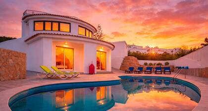 Villas with 2 Heatable Pools & BBQ