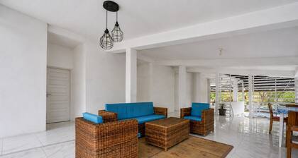 Charming Stay Near Rahmat Museum