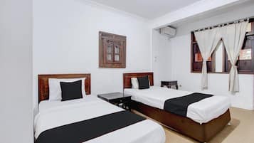 Desk, free WiFi, bed sheets