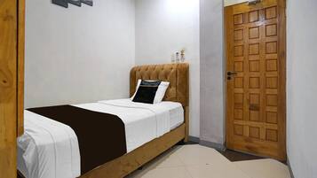 Desk, free WiFi, bed sheets