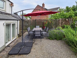 Outdoor dining - 3 bedroom accommodation in Cockermouth (Cockermouth)