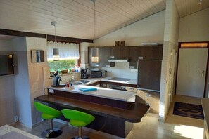 Kühlschrank, Ofen, Herdplatte, Geschirrspüler