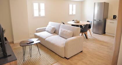 Charmant appartement rénové au cœur de Manosque – Vue sur remparts et Mont d'Or