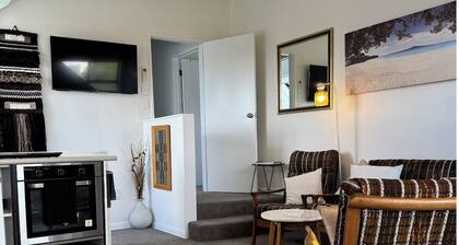 Central, Architecturally Exquisite, 3 bedroom Apartment -Palmerston North.