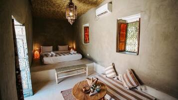 Superior Double Room, Pool View | Interior