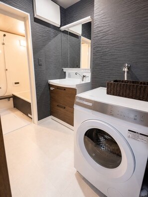 Hair dryer, towels, soap, toilet paper - Entire 3-Bedroom Private Villa with Party Room (高浜町)
